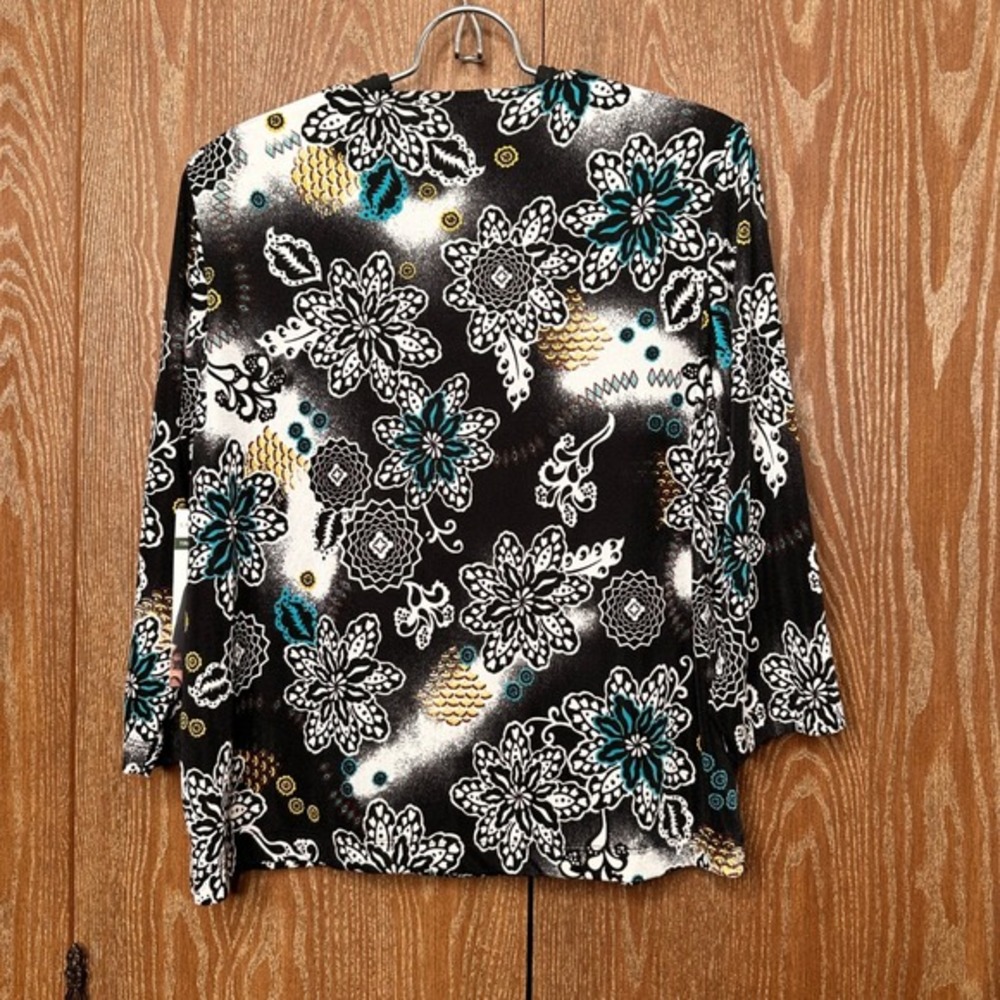 Laura Ashley Petite PL Black Floral Mandala Trip Ready Knit Top LA805P NWT - Picture 6 of 6